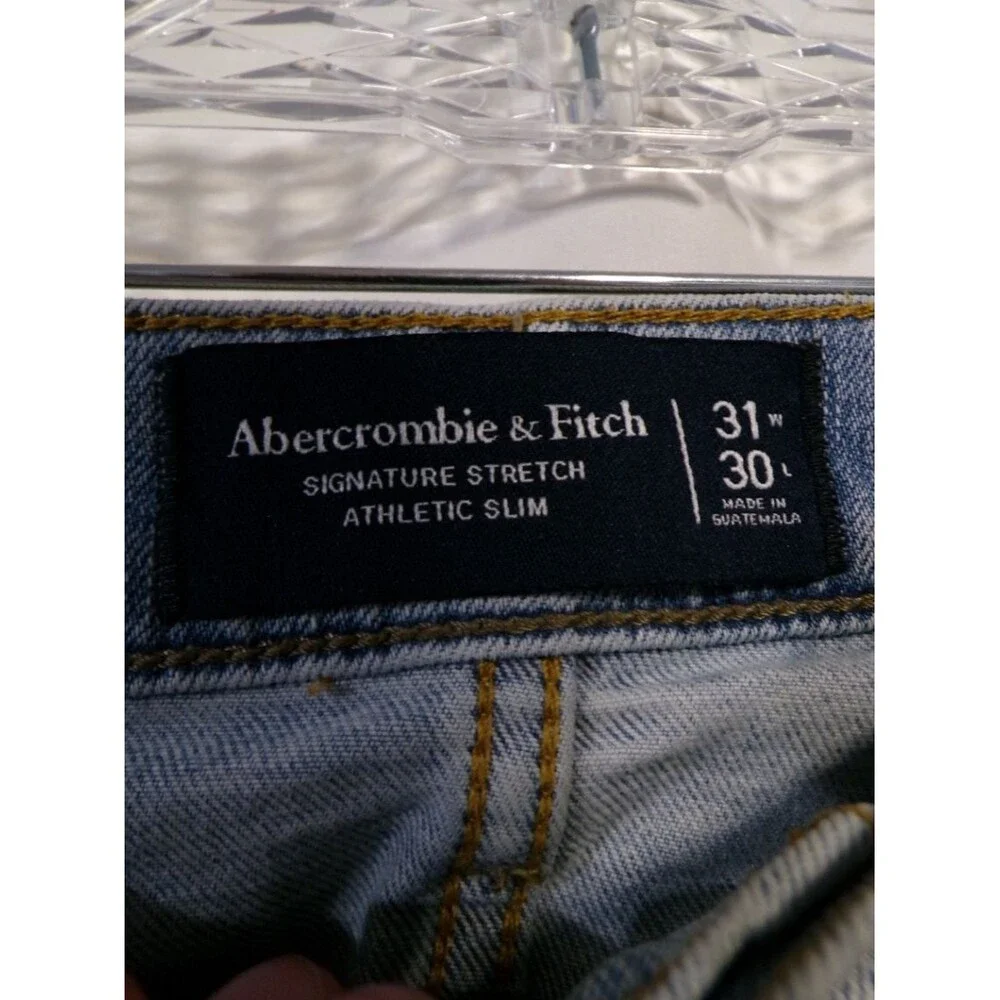 Abercrombie & Fitch Women's Athletic Slim Light Wash Jeans Size 31 30